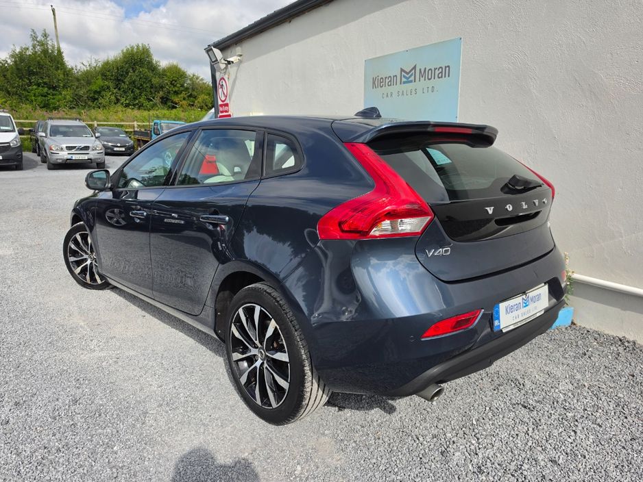 2019 Volvo V40