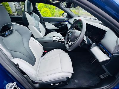 2025 BMW M5
