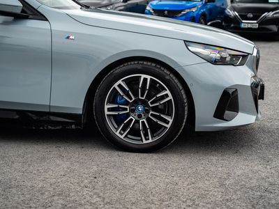 2024 BMW i5
