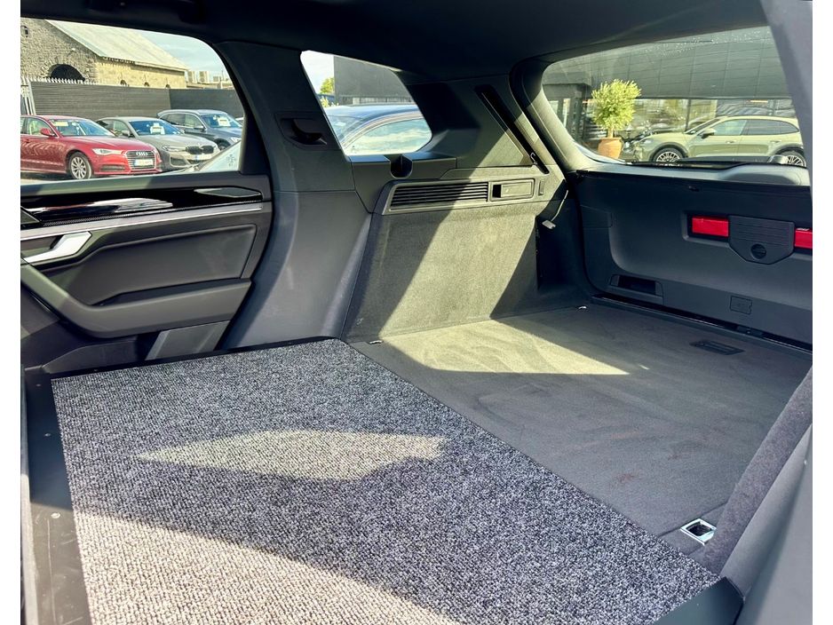 2025 Volkswagen Touareg
