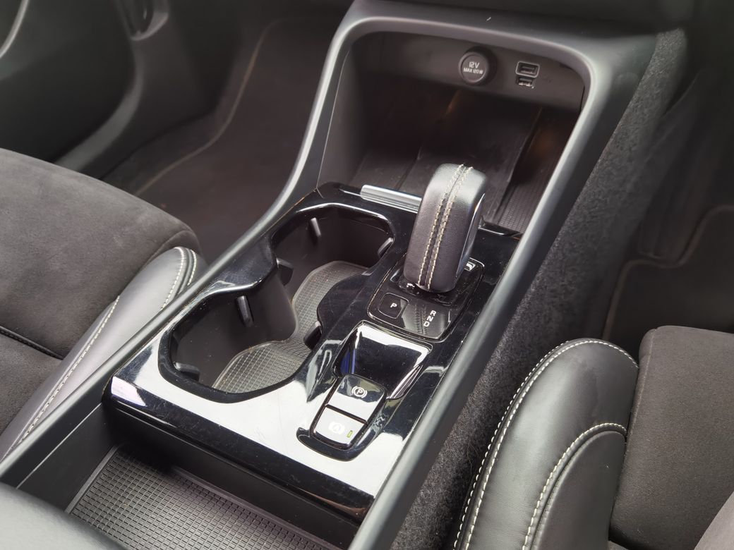 2022 Volvo XC40