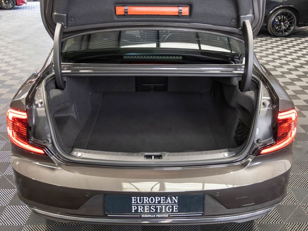2021 Volvo S90