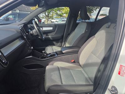2023 Volvo XC40