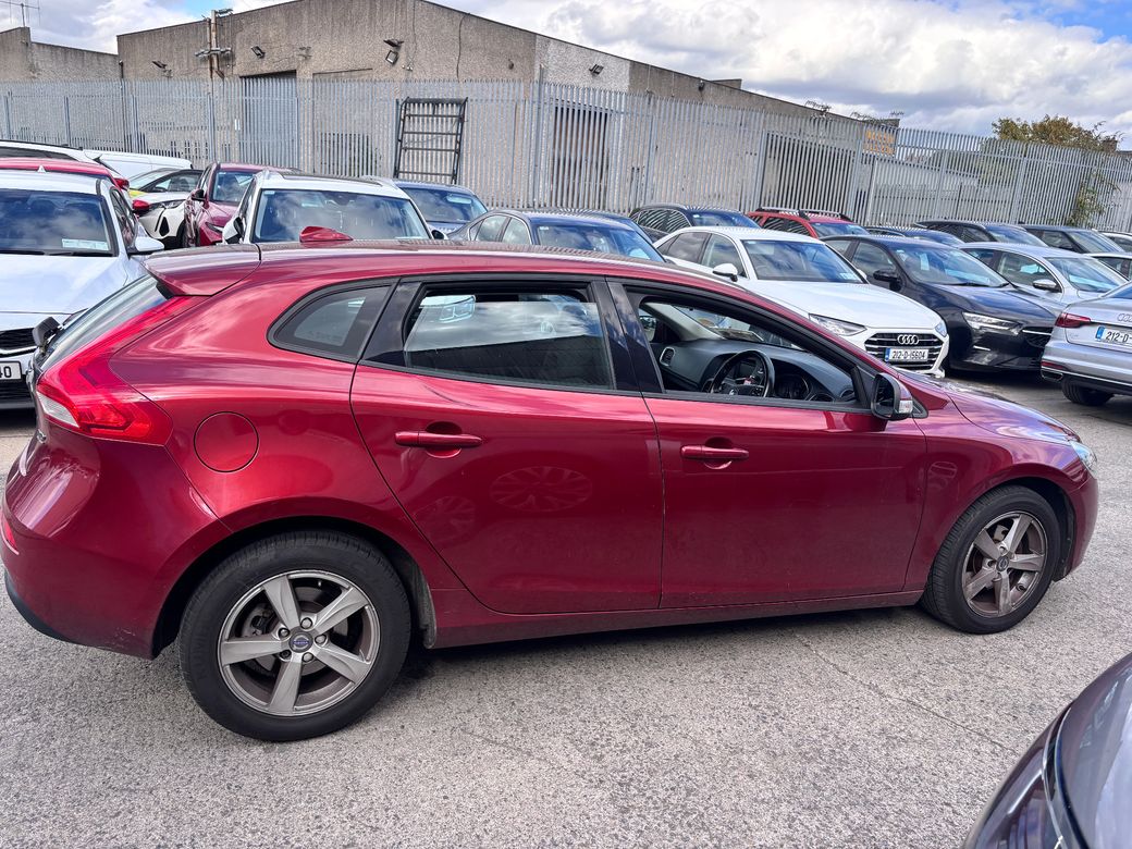 2015 Volvo V40