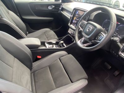 2023 Volvo XC40