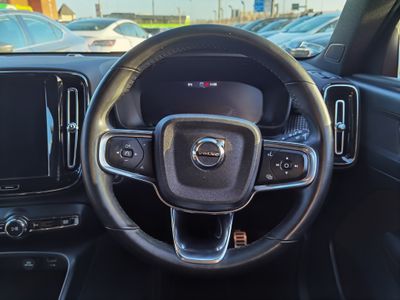 2022 Volvo XC40