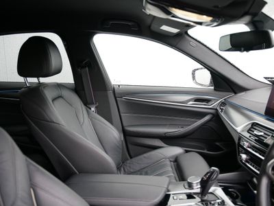 2022 BMW 530