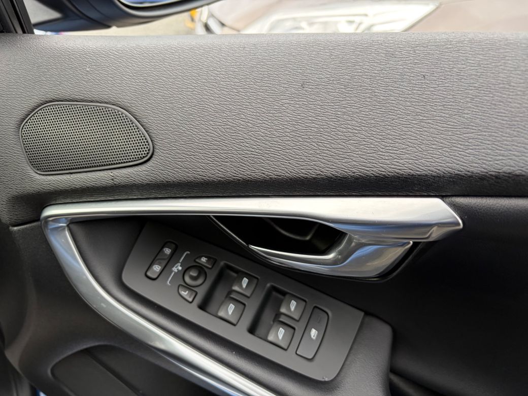 2016 Volvo V40