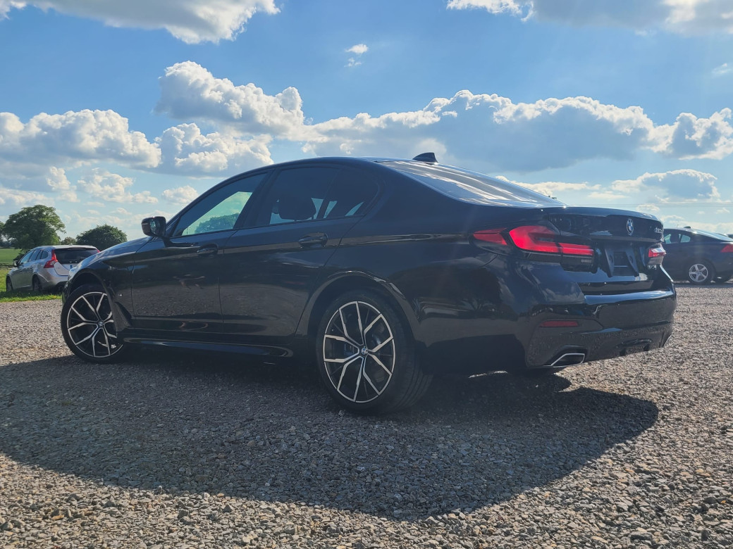 2021 BMW 530