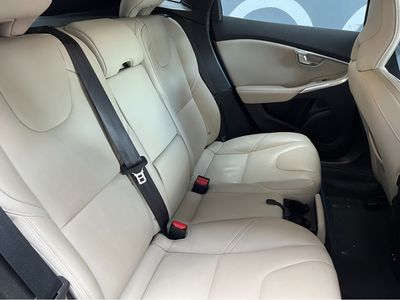 2015 Volvo V40