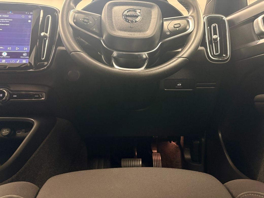 2023 Volvo XC40