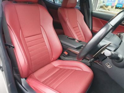 2017 Lexus IS 300h