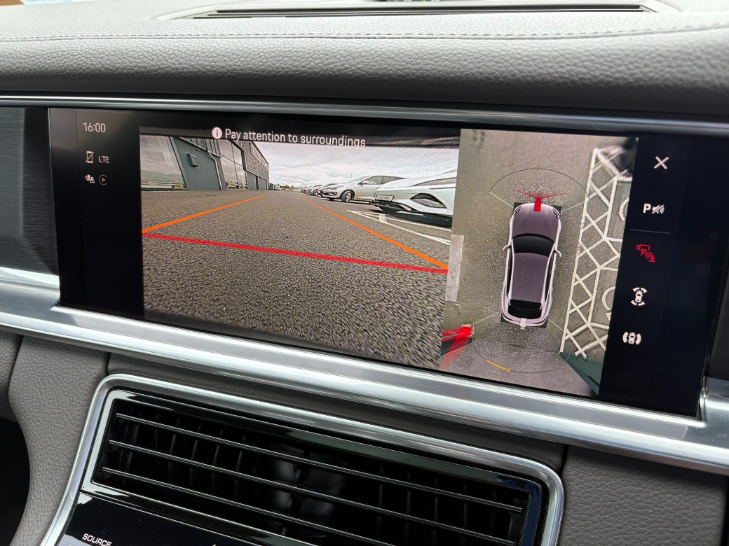 2022 Porsche Panamera