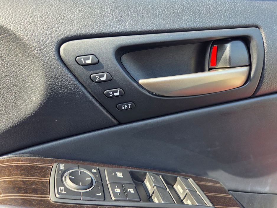 2017 Lexus IS 300h