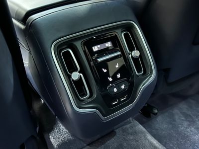 2023 Aston Martin DBX