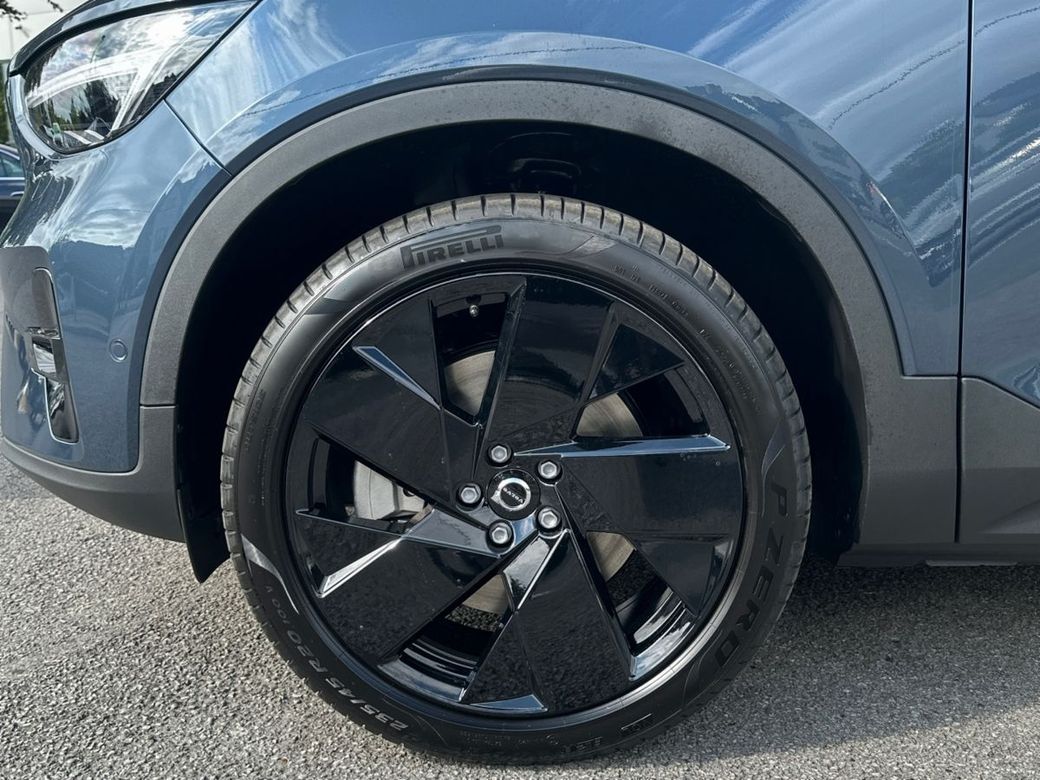 2026 Volvo EX40