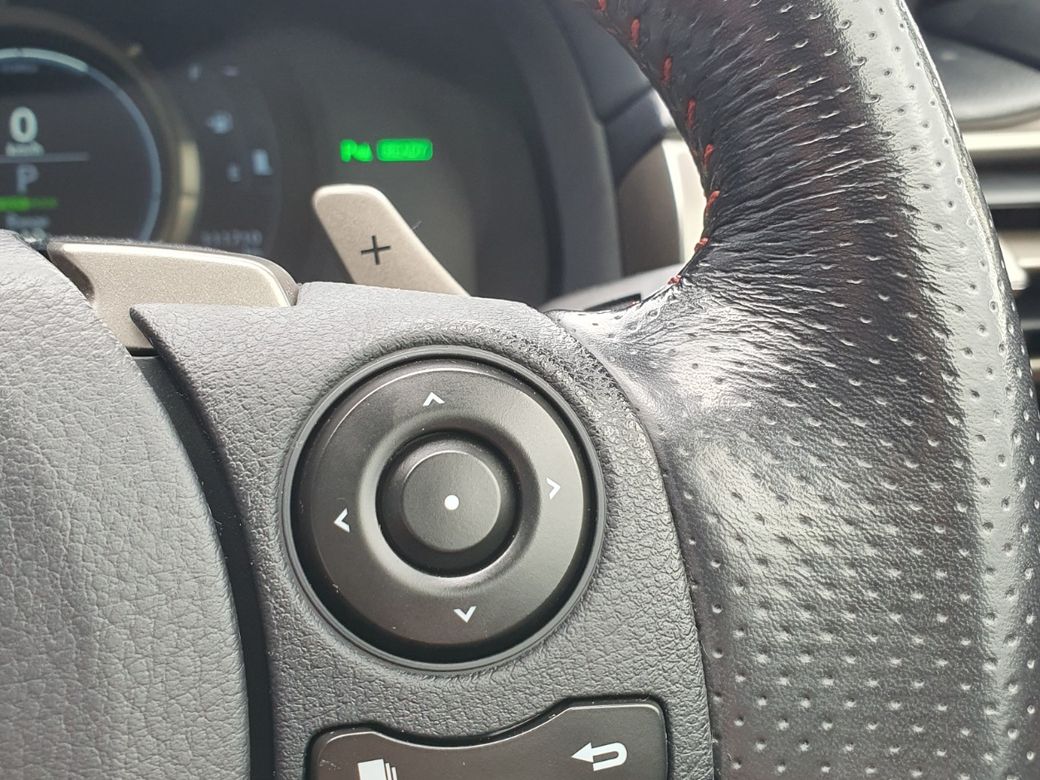 2016 Lexus IS 300h