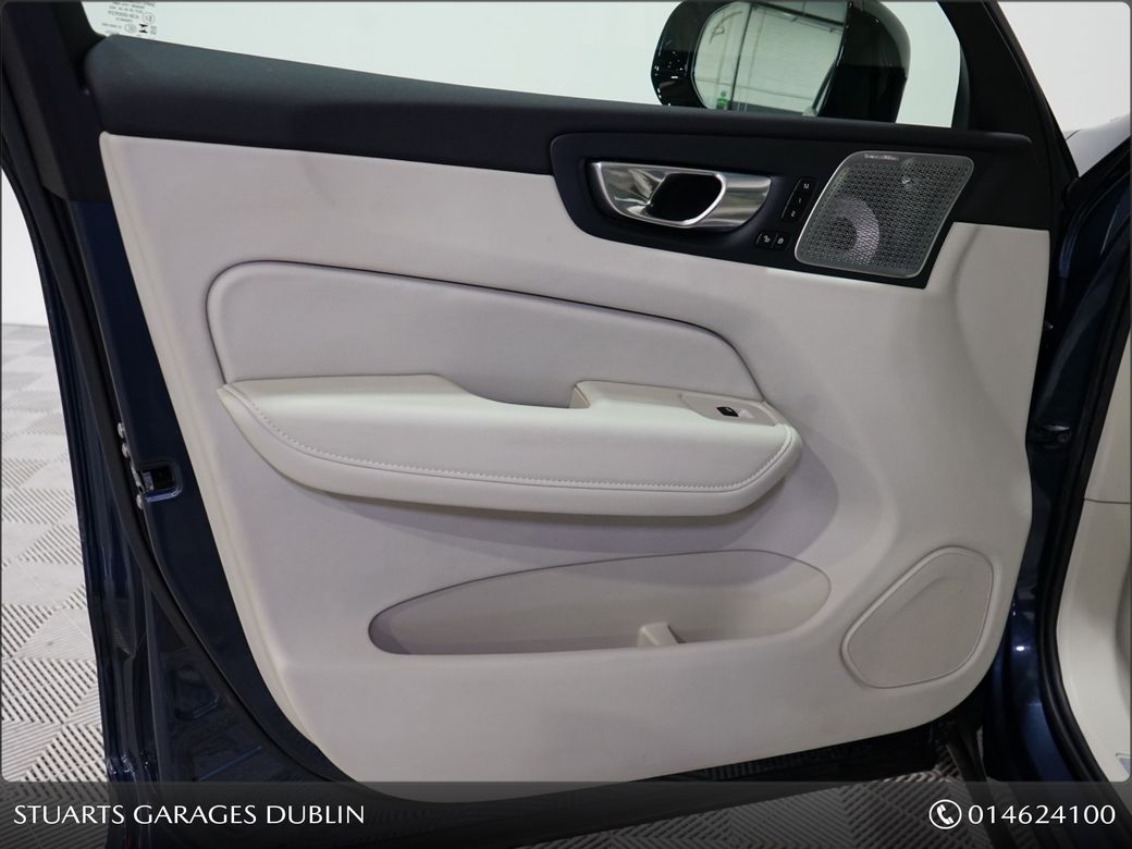 2025 Volvo XC60