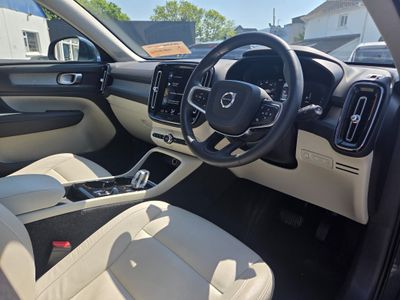 2022 Volvo XC40