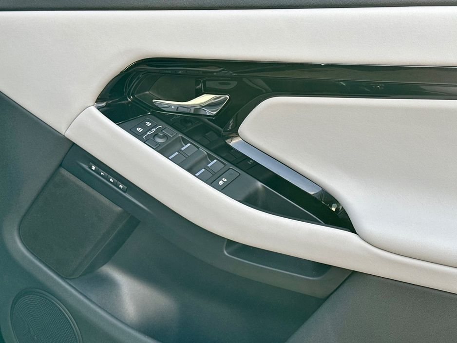 2026 Land Rover Range Rover Evoque