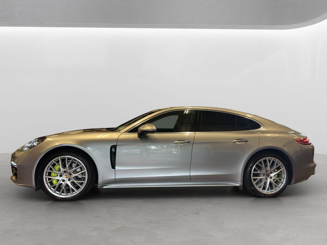2018 Porsche Panamera