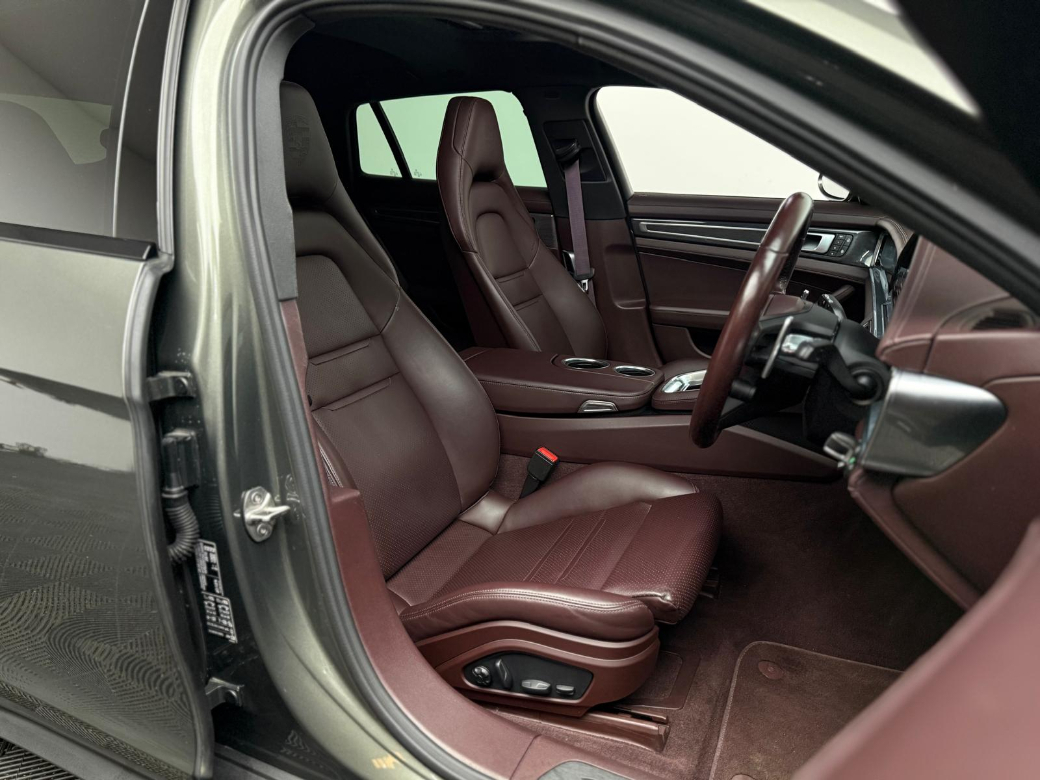 2022 Porsche Panamera