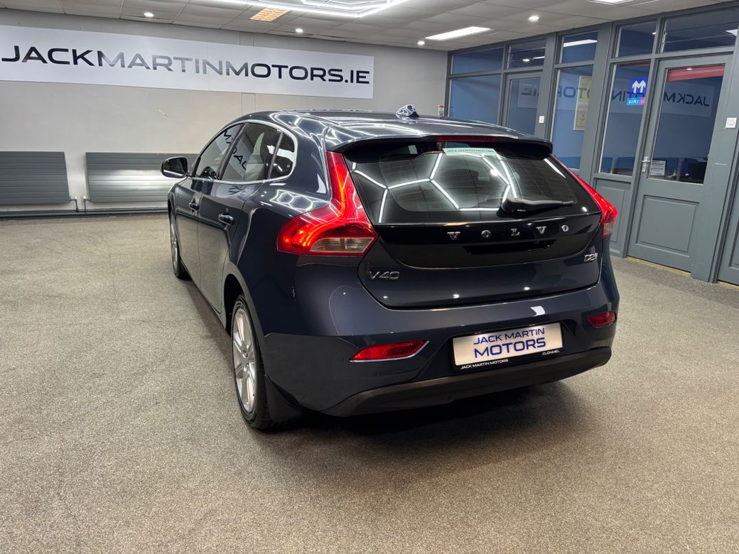 2017 Volvo V40
