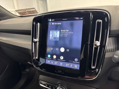 2025 Volvo EX40