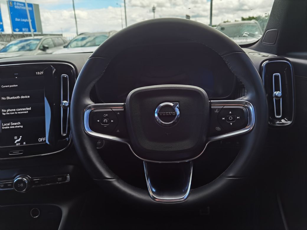 2022 Volvo XC40