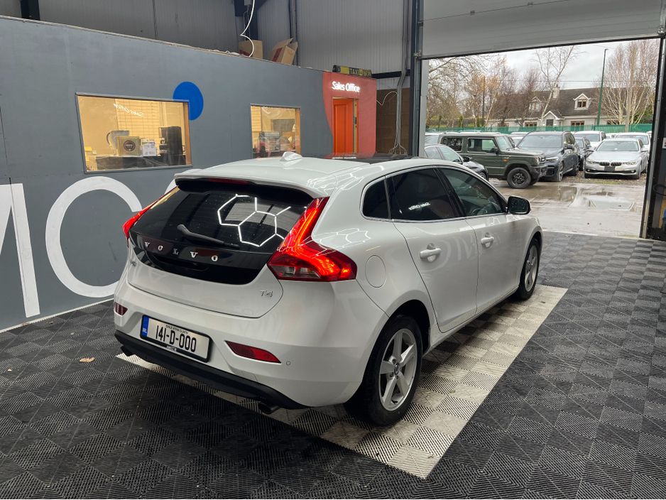2014 Volvo V40