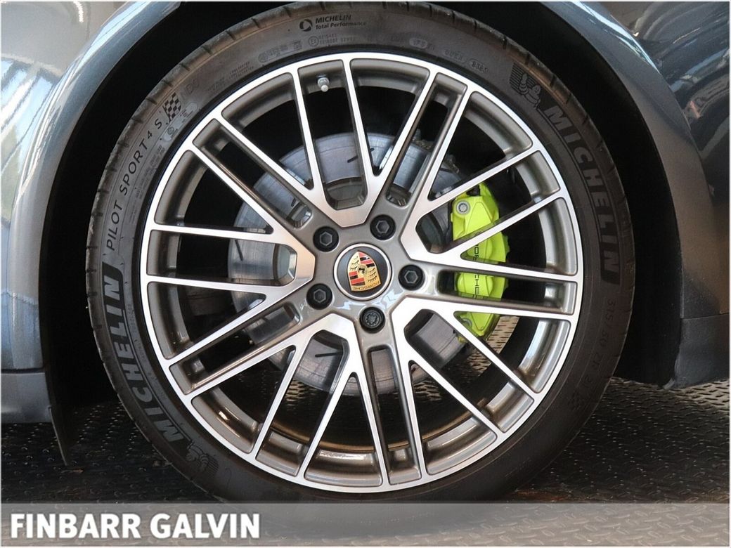 2023 Porsche Panamera