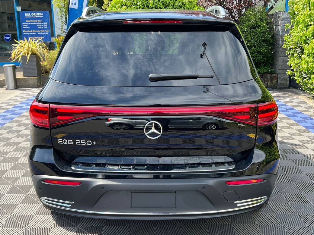 2025 Mercedes-Benz EQB