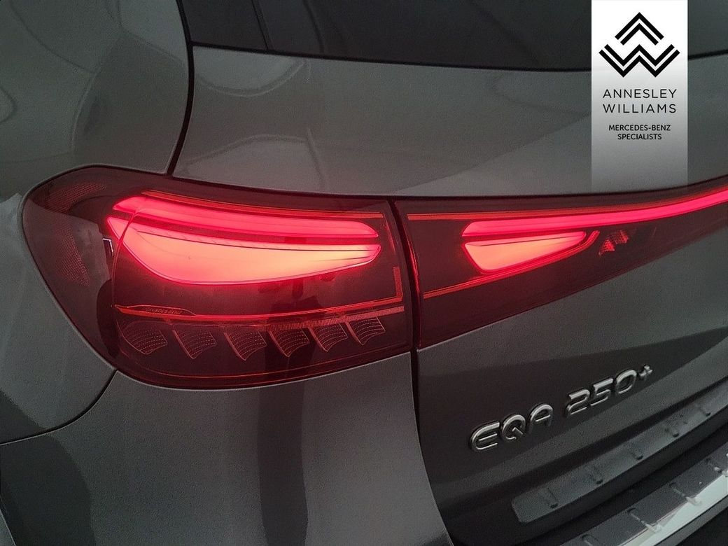 2025 Mercedes-Benz EQA