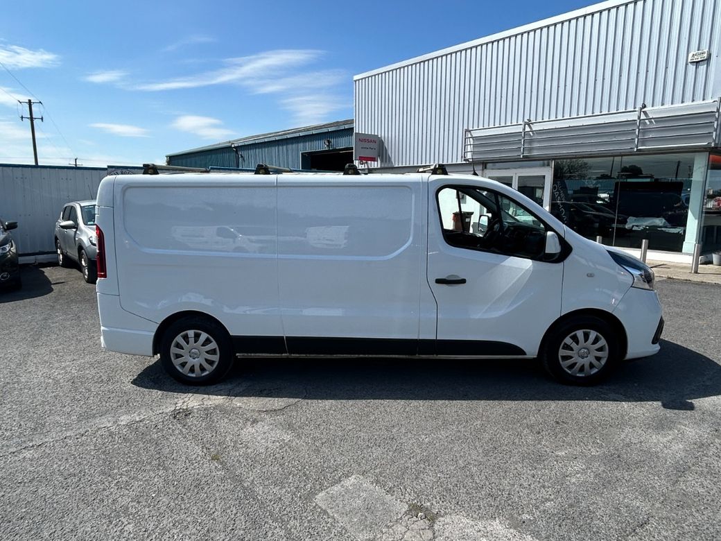 2021 Nissan NV300