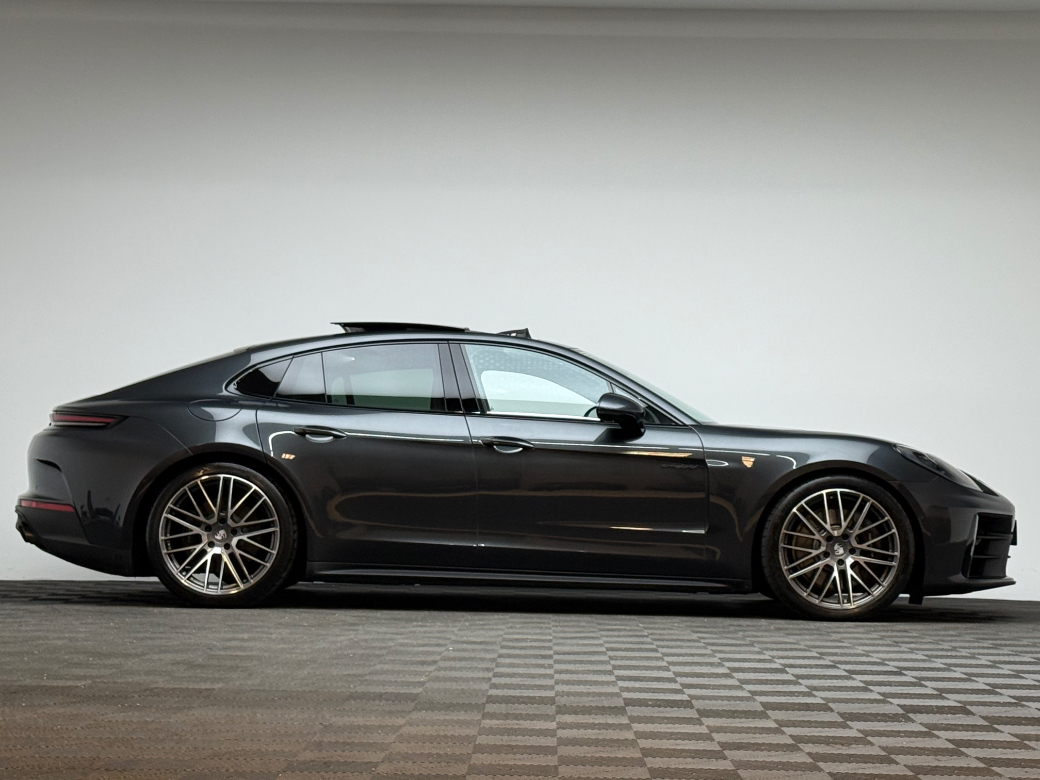 2025 Porsche Panamera