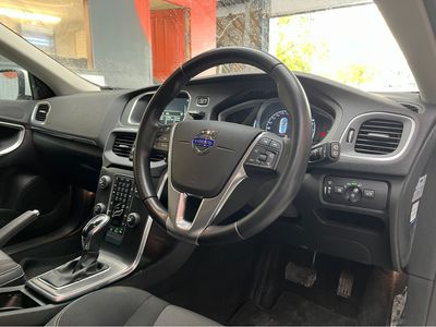 2016 Volvo V40