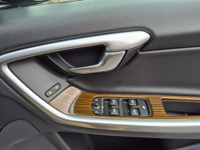 2017 Volvo V60 Cross Country