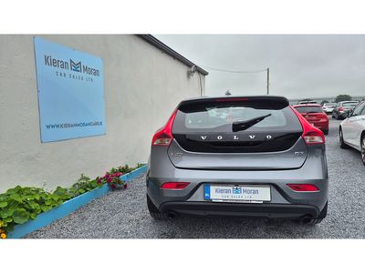 2016 Volvo V40