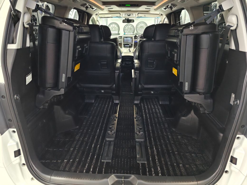 2014 Toyota Vellfire
