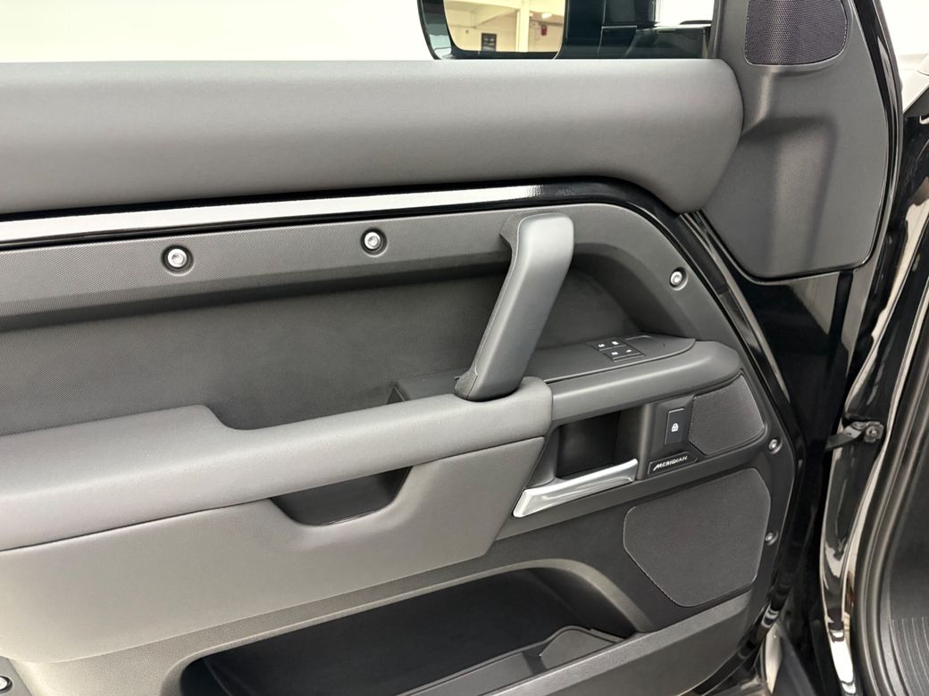 2025 Land Rover Defender
