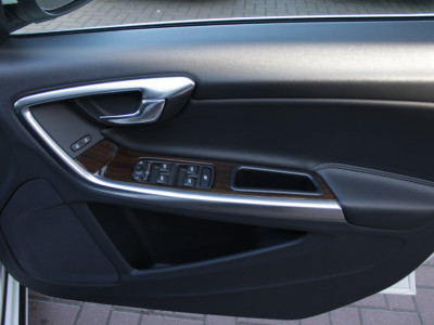 2018 Volvo V60