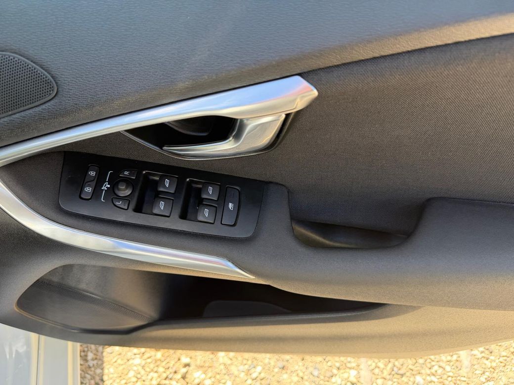 2018 Volvo V40