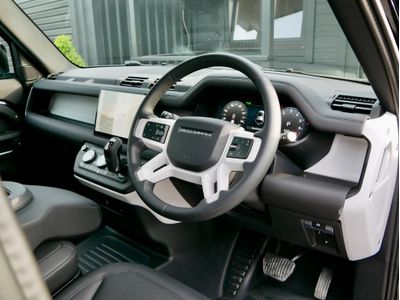 2025 Land Rover Defender