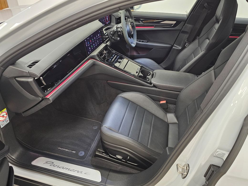 2025 Porsche Panamera