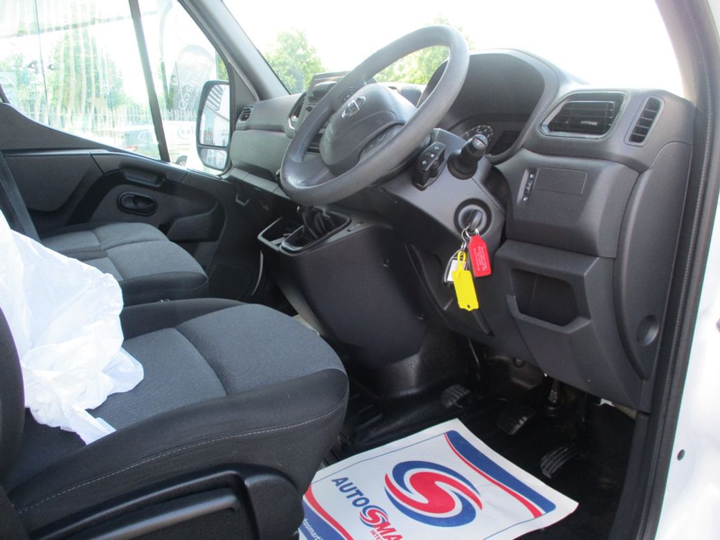 2023 Nissan Interstar