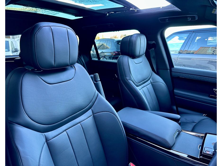 2025 Land Rover Range Rover Sport