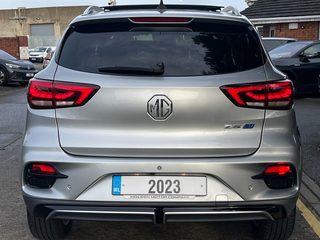 2023 MG ZS