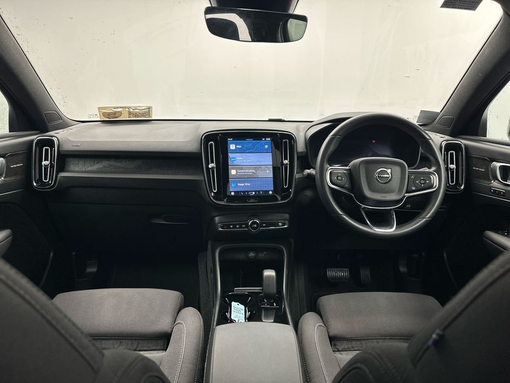 2023 Volvo C40