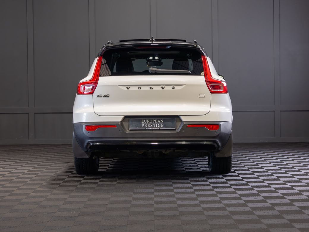 2022 Volvo XC40