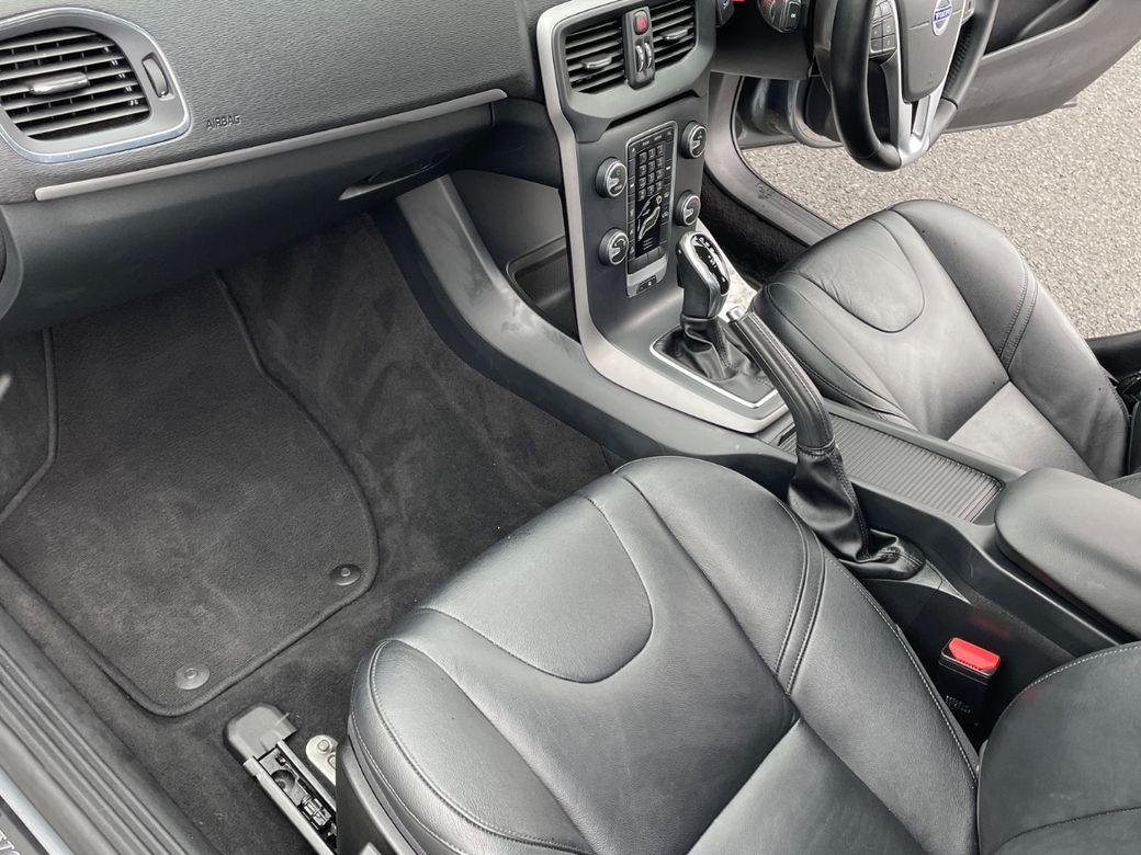 2015 Volvo V40
